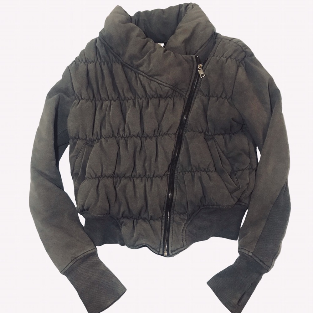 lululemon athletica rejuvenate quilted bomber jacket size 8